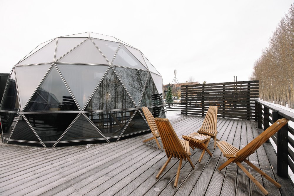 Дом сфера с душем и уединенной ванной