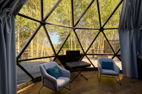 Дом сфера с душем и уединенной ванной