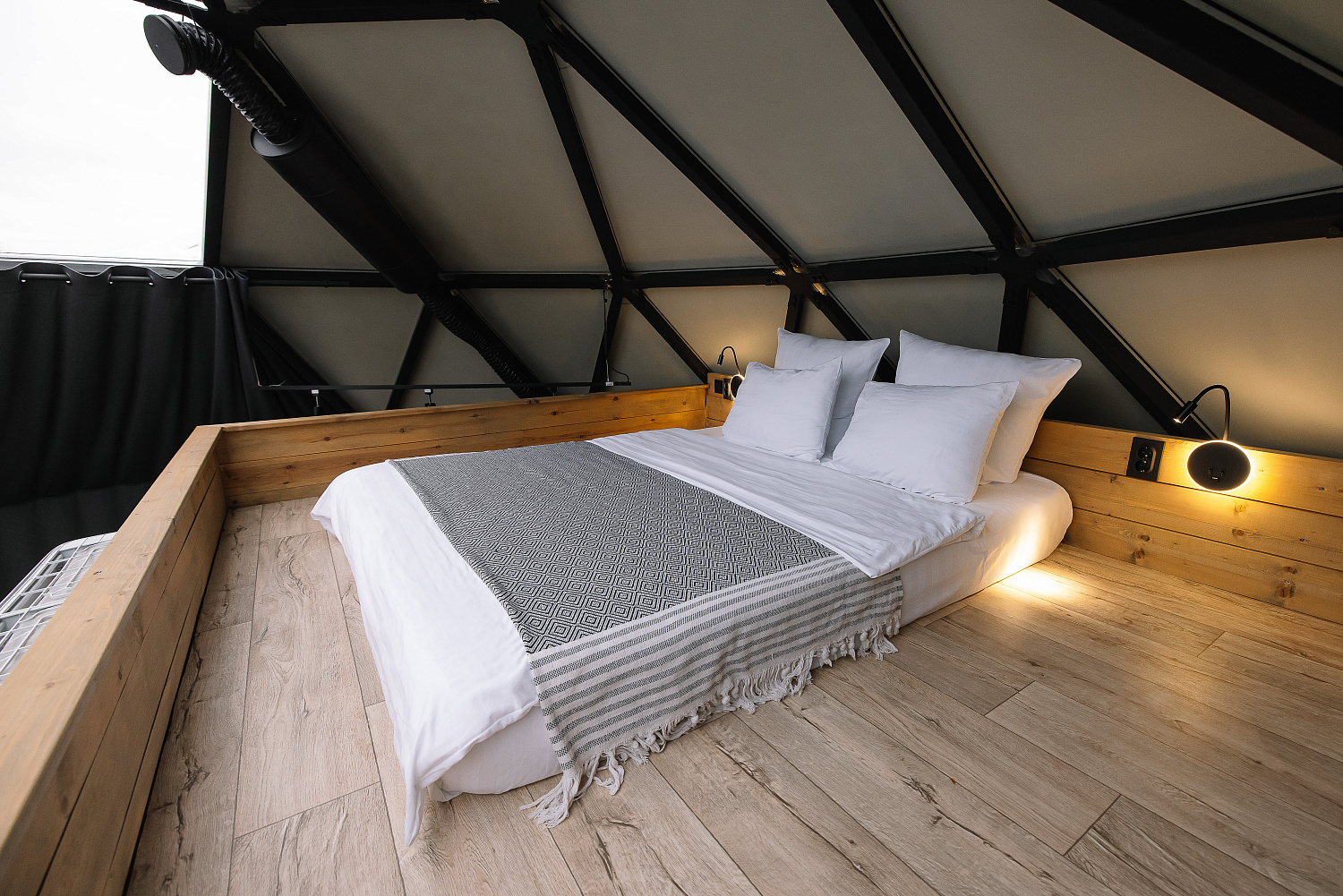 Дом сфера с душем и панорамной ванной