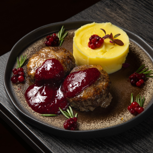 Биточки из оленины