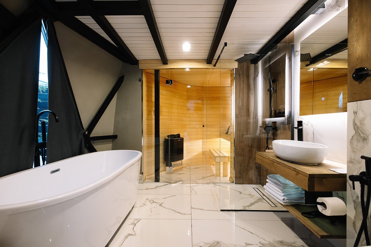 Дом сфера с душем и уединенной ванной