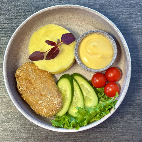 Куриная котлетка с картофельным пюре