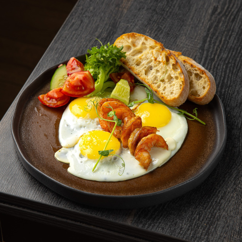 Яичница с креветками